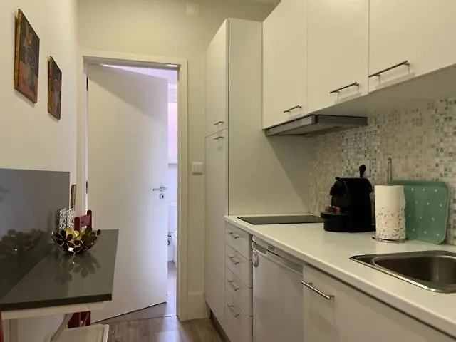 Fantastic 1 Bedroom Apartment At Roma Avenue - 1B Lisbon