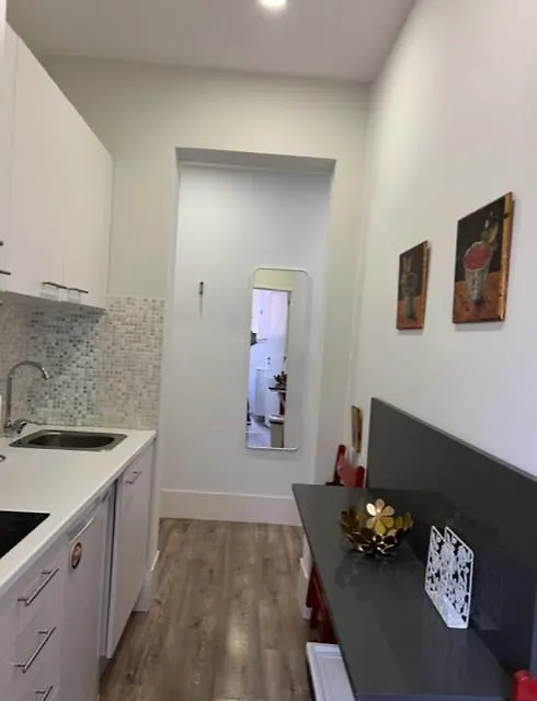 Fantastic 1 Bedroom Apartment At Roma Avenue - 1B Lisboa Portugal